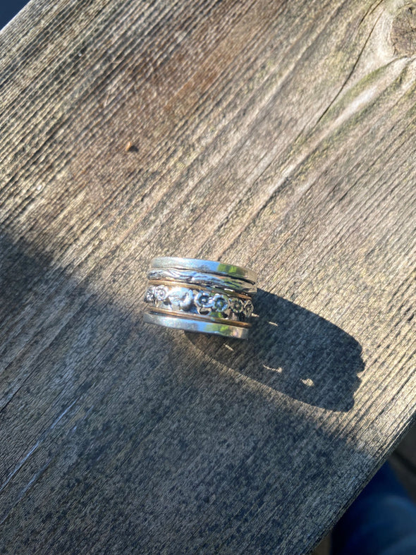 Twist and Turn Spinning Ring