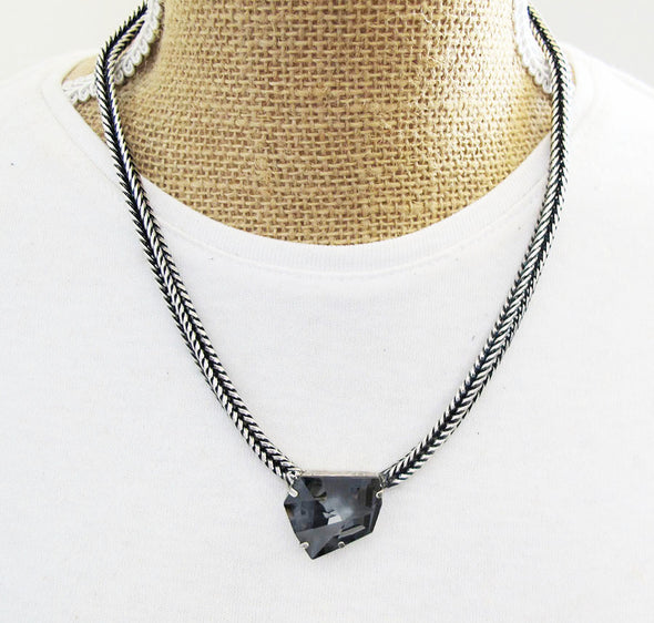 Put A Dent In It Crystal Necklace - omani online